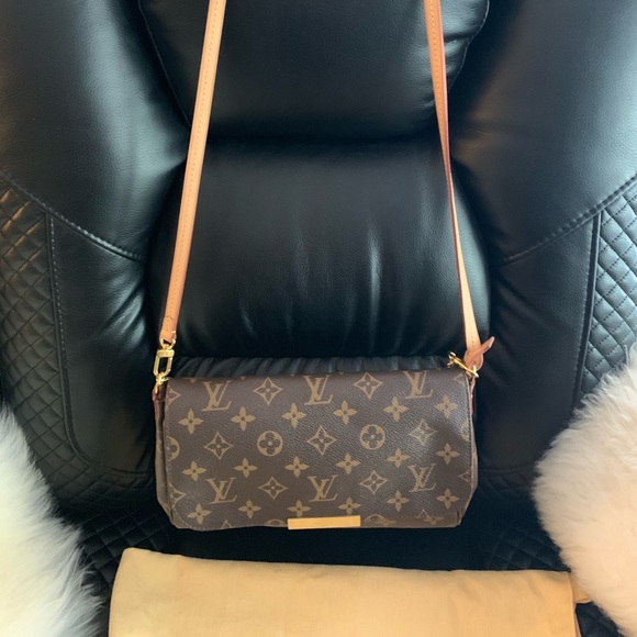 Louis Vuitton Handbags - Louis Vuitton Favorite PM